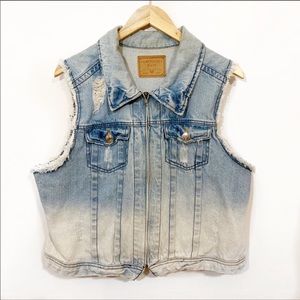 Amethyst Jeans• Distressed ombré jean vest
